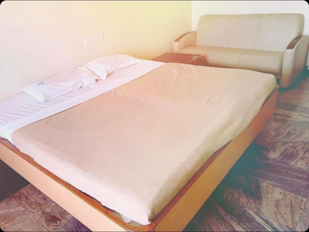 Hotel Annamalai Tiruchirappalli Buitenkant foto