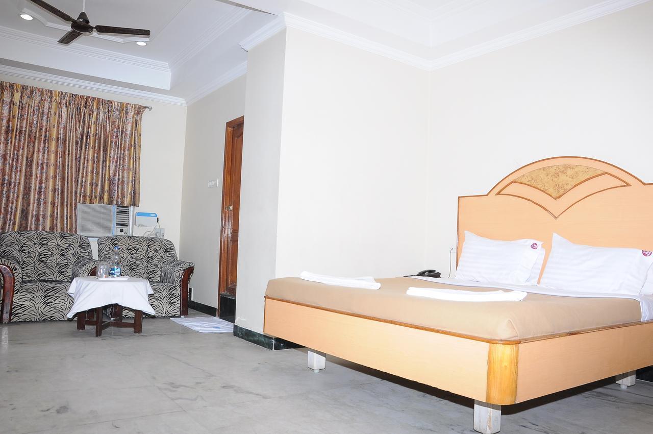 Hotel Annamalai Tiruchirappalli Buitenkant foto